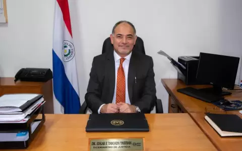 Abdo destituye a ministro de Justicia tras horas de haber asumido