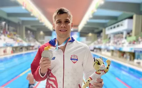 Asu2022: �Charles Hockin cosecha la primera medalla para Paraguay!