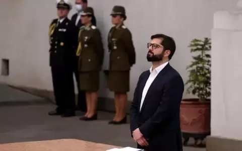 Chile: la aprobaci�n del presidente Boric se desploma por primera vez debajo del 30 %
