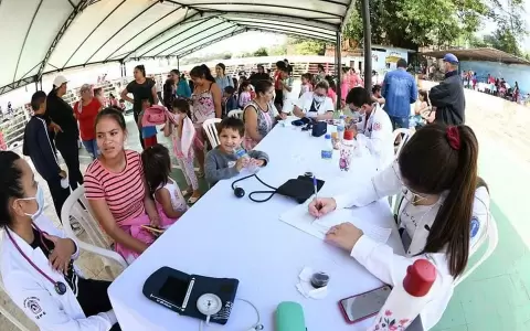 Itaip� Binacional asisti� a familias del Este afectadas por inundaciones