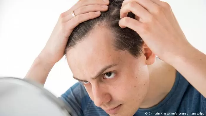 Científicos japoneses logran producir folículos de cabello en laboratorio