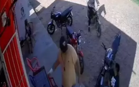 Realizan disparos contra una bodega en Lambar�
