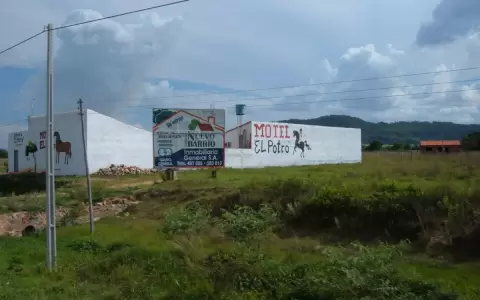 Grave: mujer ingresa con su hijo de 3 a�os a un motel, junto a tres hombres