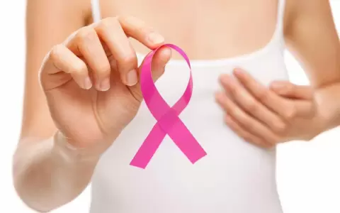 Octubre Rosa, m�s all� de listones e instituciones de color pastel