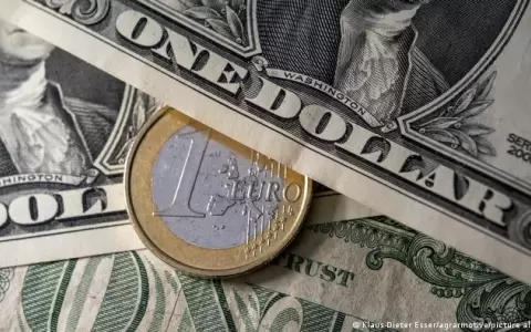 Euro supera paridad con el d�lar por expectativas frente a la Fed y el BCE