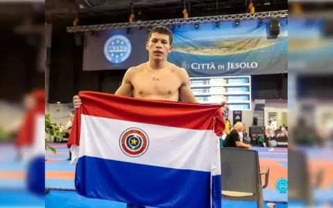 �Paraguayo se consagra campe�n mundial juvenil en kickboxing!