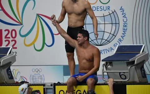 Mat�as L�pez consigue medalla de bronce en 200 metros espalda