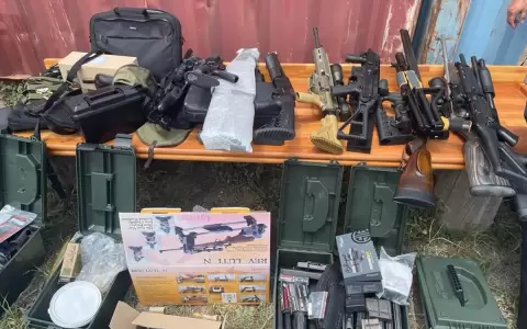 Allanan propiedad con importante arsenal de armas de grueso calibre