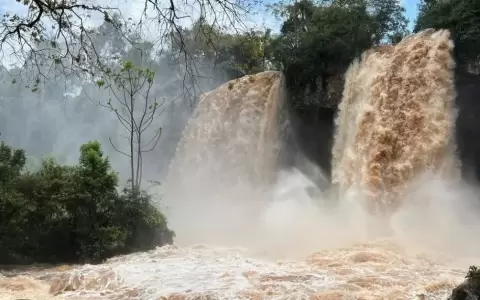 Turista cae al vac�o en Cataratas del Iguaz�, lado argentino