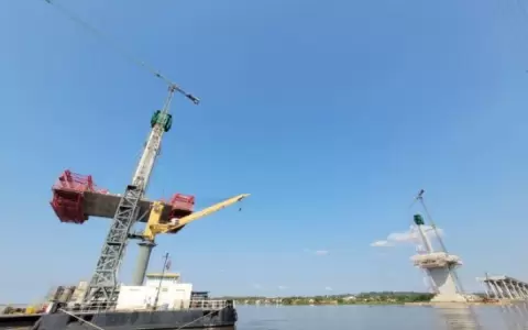 Puente H�roes del Chaco avanza con colocaci�n de cabos