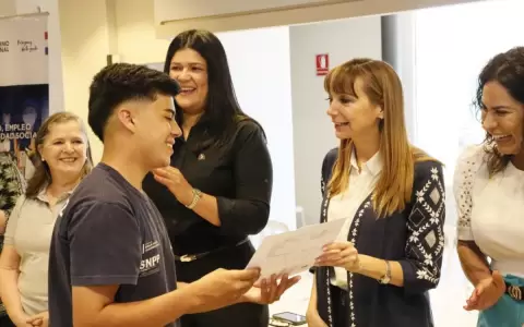 J�venes y adultos culminaron capacitaciones de inserci�n laboral en el Este