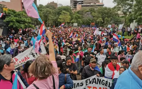 Cierres de rutas y marchas en el microcentro contra la Transformaci�n Educativa