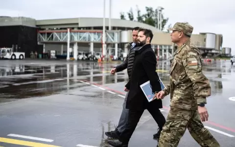 Gabriel Boric visita por primera vez la zona de reclamo mapuche azotada por la violencia