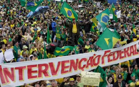 Bolsonaristas piden en R�o una intervenci�n militar tras las elecciones: �Venimos a pedir socorro�