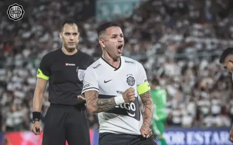 Olimpia hila su novena victoria y se pone a un punto del t�tulo