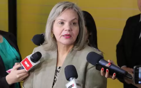 Samaniego dice que buscan "saber la verdad" por eso convocan a Olmedo y Ben�tez