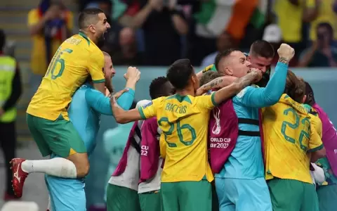 Australia clasifica segunda en el Grupo D; T�nez vence a Francia