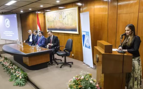 Economista Carmen Mar�n asumi� oficialmente como miembro del Directorio BCP