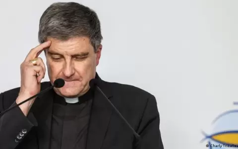 Francia: investigan a once obispos por agresiones sexuales