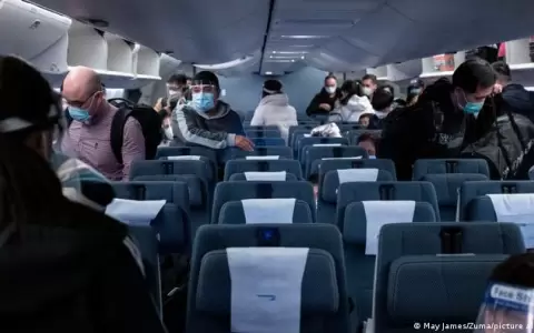 China relaja restricciones anticovid y recorta cuarentena para viajeros internacionales