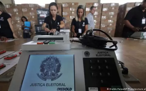 Millonaria multa a partido de Bolsonaro por pedir invalidaci�n de comicios