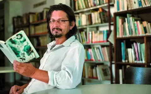 Taller virtual de escritura con Julio Benegas