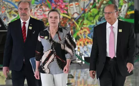Brasil comienza la transici�n y apaga el temor a una deriva violenta