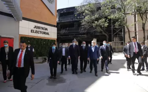 A pesar de rechazo del TSJE, Ejecutivo extiende mandatos municipales
