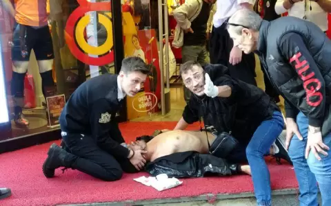 Un atentado con bomba deja al menos seis muertos y 81 heridos en una c�ntrica avenida peatonal de Estambul