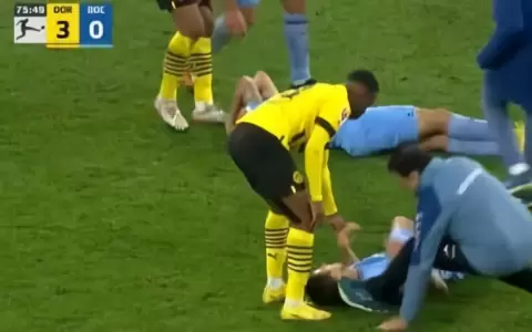 Un blooper tras otro: ins�lito momento en la Bundesliga