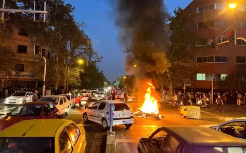 Ir�n dicta la primera condena a muerte contra un manifestante desde el inicio de las protestas