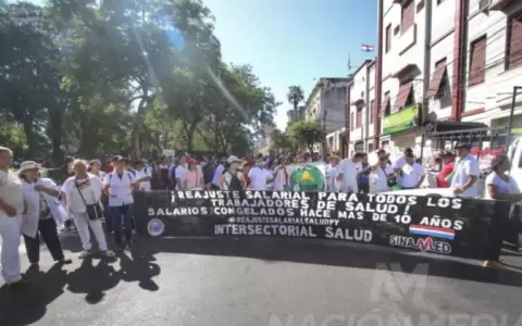Movilizaciones frente al Congreso Nacional siguen an�lisis de PGN 2023