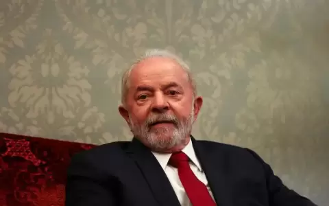 Lula da Silva fue sometido a una intervenci�n en la laringe