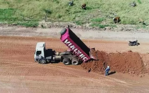 La Ruta de la Leche se afianza con trabajos de terrapl�n y alcantarillas