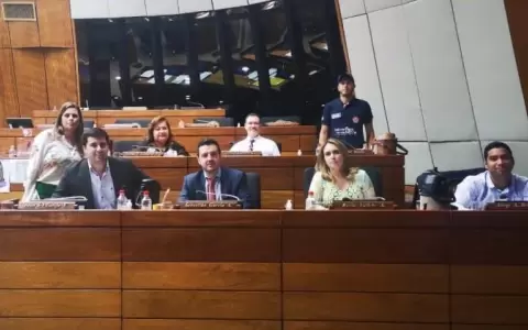 Oposici�n pide activar juicio pol�tico contra ministro de la Corte si este no renuncia