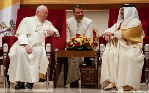 El papa pide invertir los gastos militares en combate al hambre