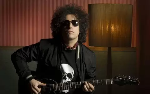 Andr�s Calamaro regresa a Paraguay con �Dios los cr�a�