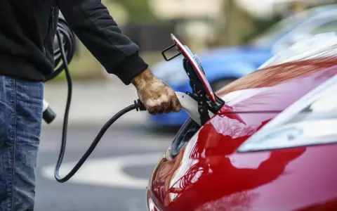 BCP opta por la energ�a sostenible y utilizar� autos el�ctricos��