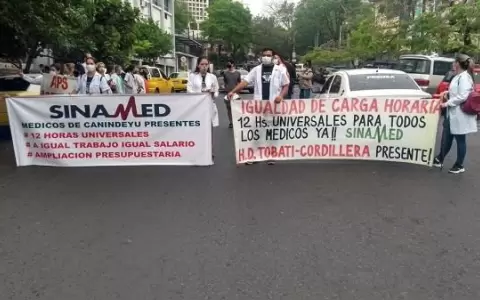 Media sanci�n a ley que unifica carga horaria y salarial de m�dicos