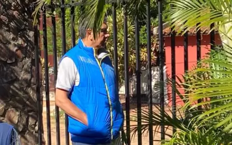 Muchos no fueron censados a�n y Call Center del INE habr�a colapsado, denuncian