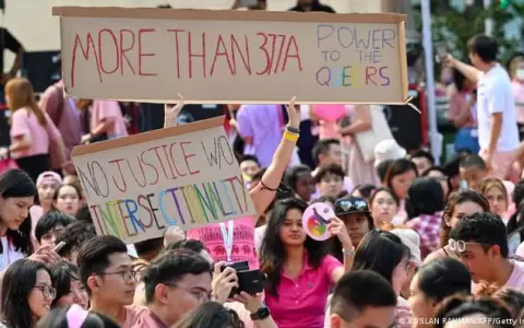 Singapur revoca ley que penaliza el sexo homosexual