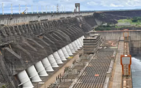 Pago a exobreros de Itaip�: �Diversos programas quedar�n fuera de ejecuci�n�, aseguran