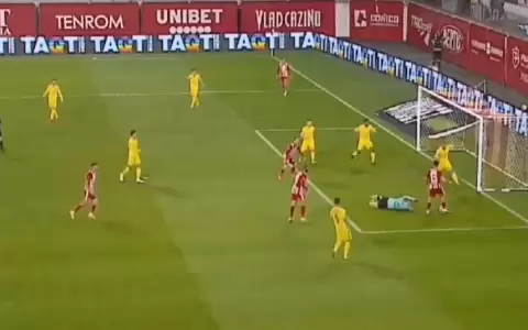 �Premio al Fair Play? Ten�a el arco casi libre y err� el gol a prop�sito