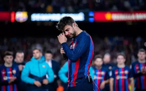 La emotiva despedida de Piqu� tras su �ltimo partido en el Camp Nou