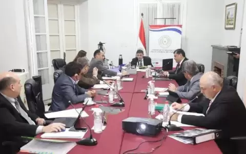 FGE: quince postulantes son excluidos por falta de documentaci�n y dos renuncian