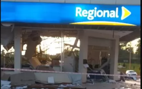 Asaltantes detonaron un banco y acorralaron a polic�as
