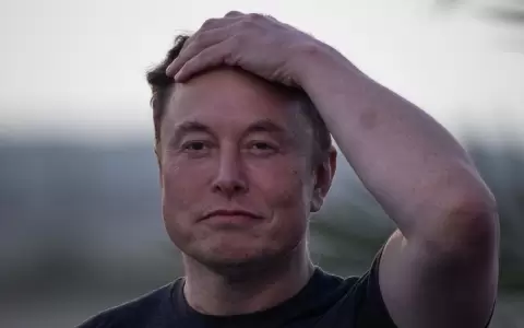 Elon Musk vuelve a vender acciones de Tesla tras comprar Twitter