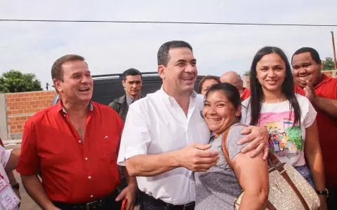 Vel�zquez buscar� la unidad colorada con miras a las generales