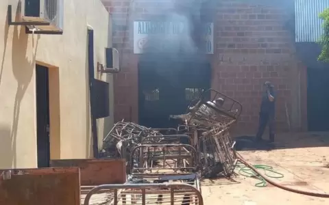 Tristeza: incendio deja sin vivienda a 16 abuelitos