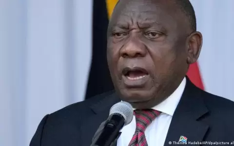 CNA de Sud�frica reelige a Ramaphosa como su presidente